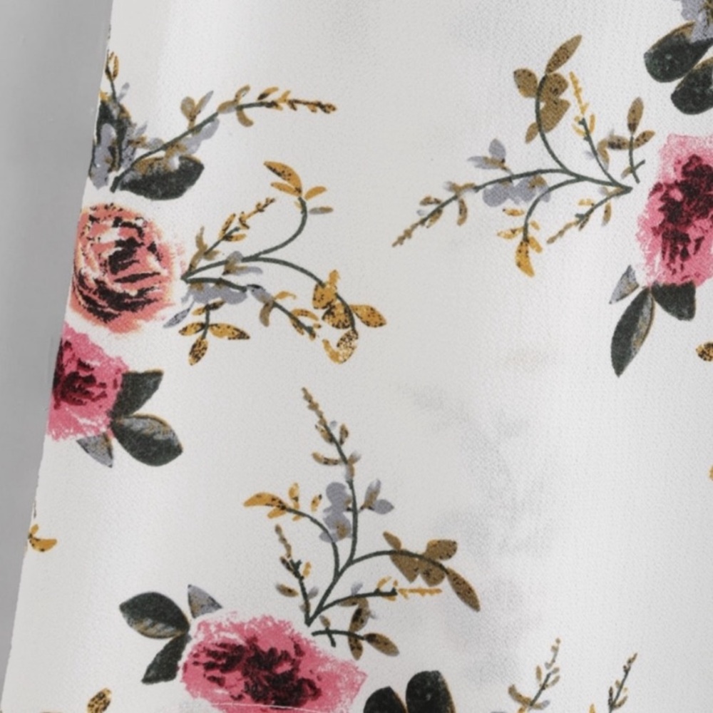 Floral flutter sleeve top - Picture 4 of 7